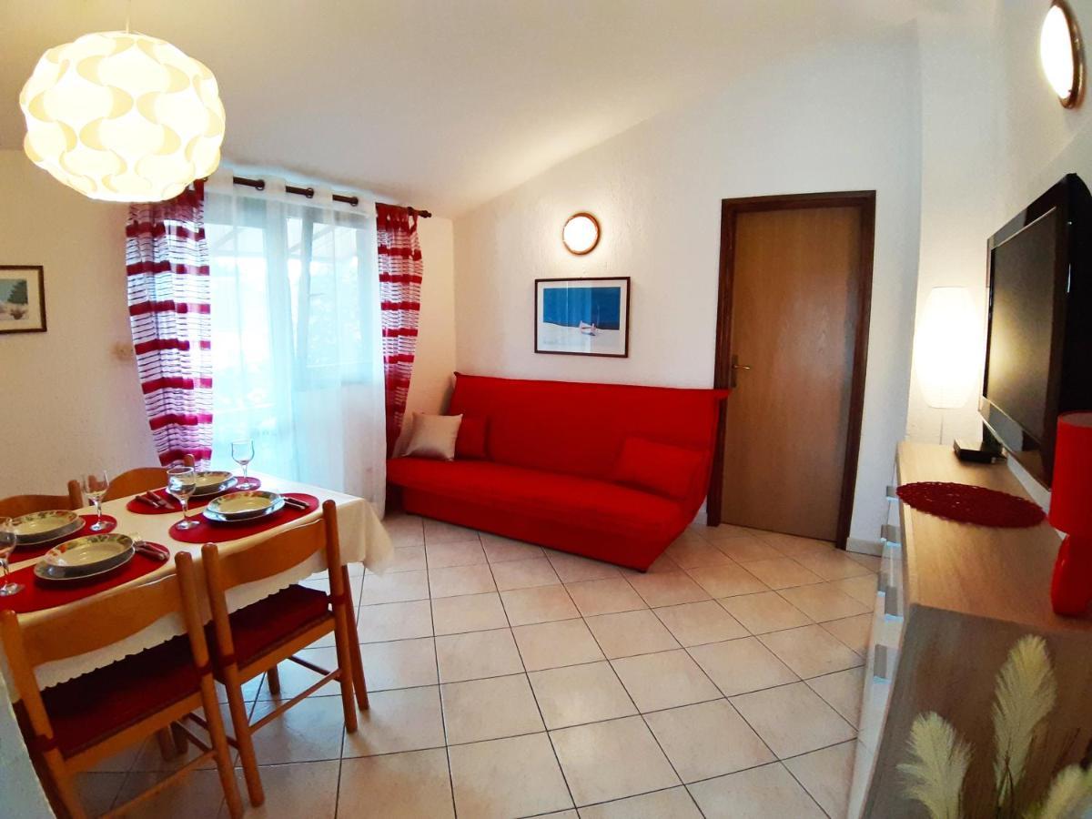 Apartments Zrinka 793 Poreč Exterior foto